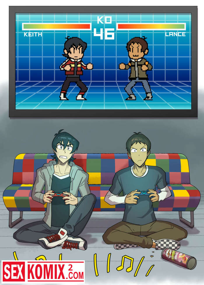 Порно комикс Кит сверху, а Лэнс снизу.